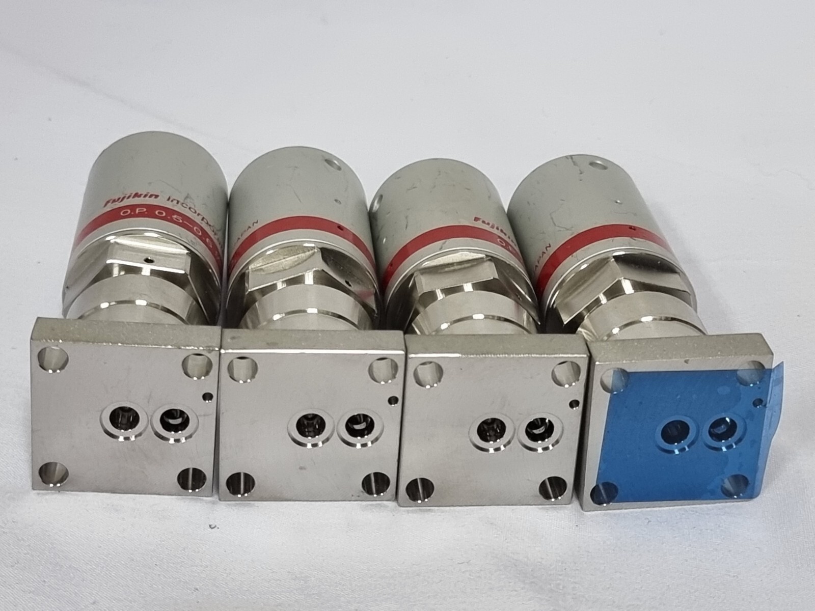 4 Fujikin O.P. 0.5~0.6 MPa, C No.565601 Type NC, Lam. 766-19782-003 Rev B,_96698