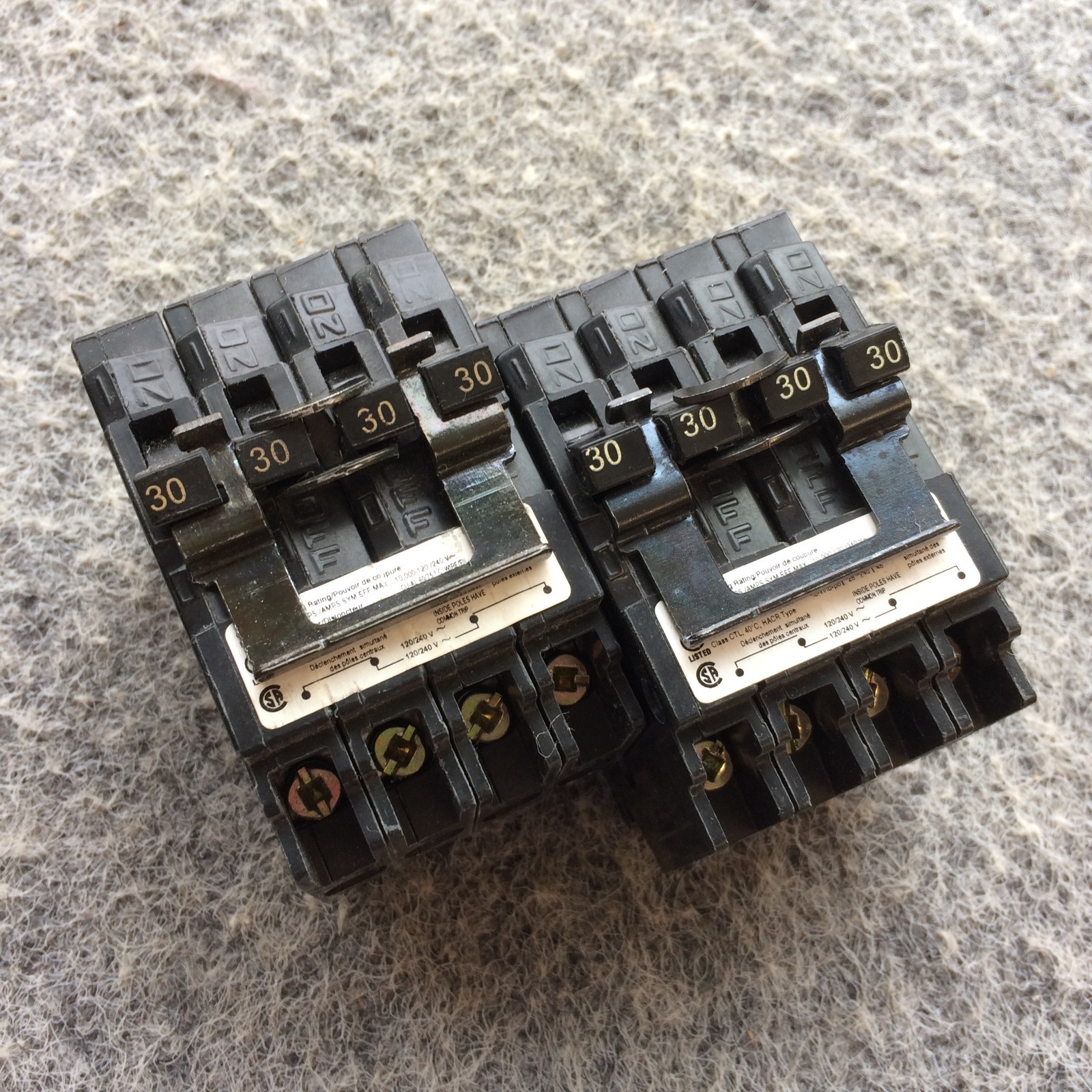 Lot of 2 SIEMENS Q23030CT2NC Q23030CT2 QUAD CIRCUIT BREAKER 2P30A/2P30A NOS