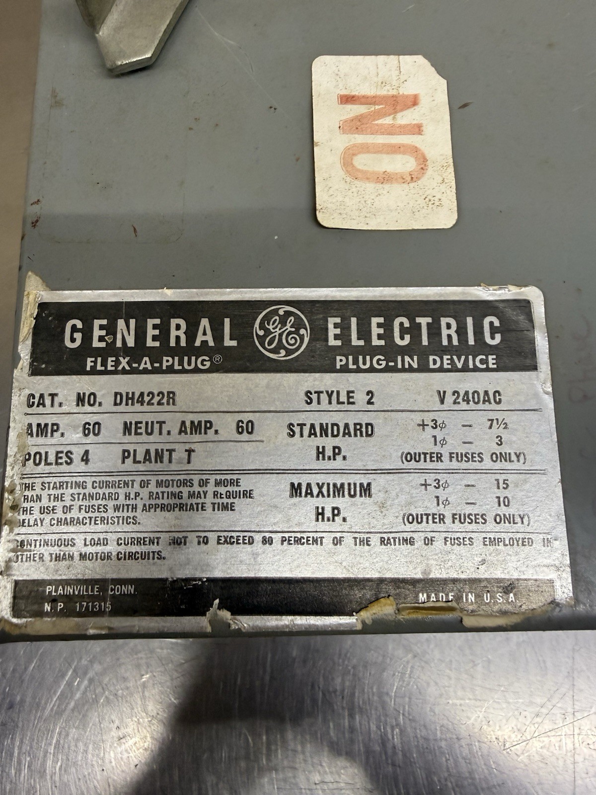 General Electric DH422R Flex A Plug Buss Plug Switch Fusible 60A 240V