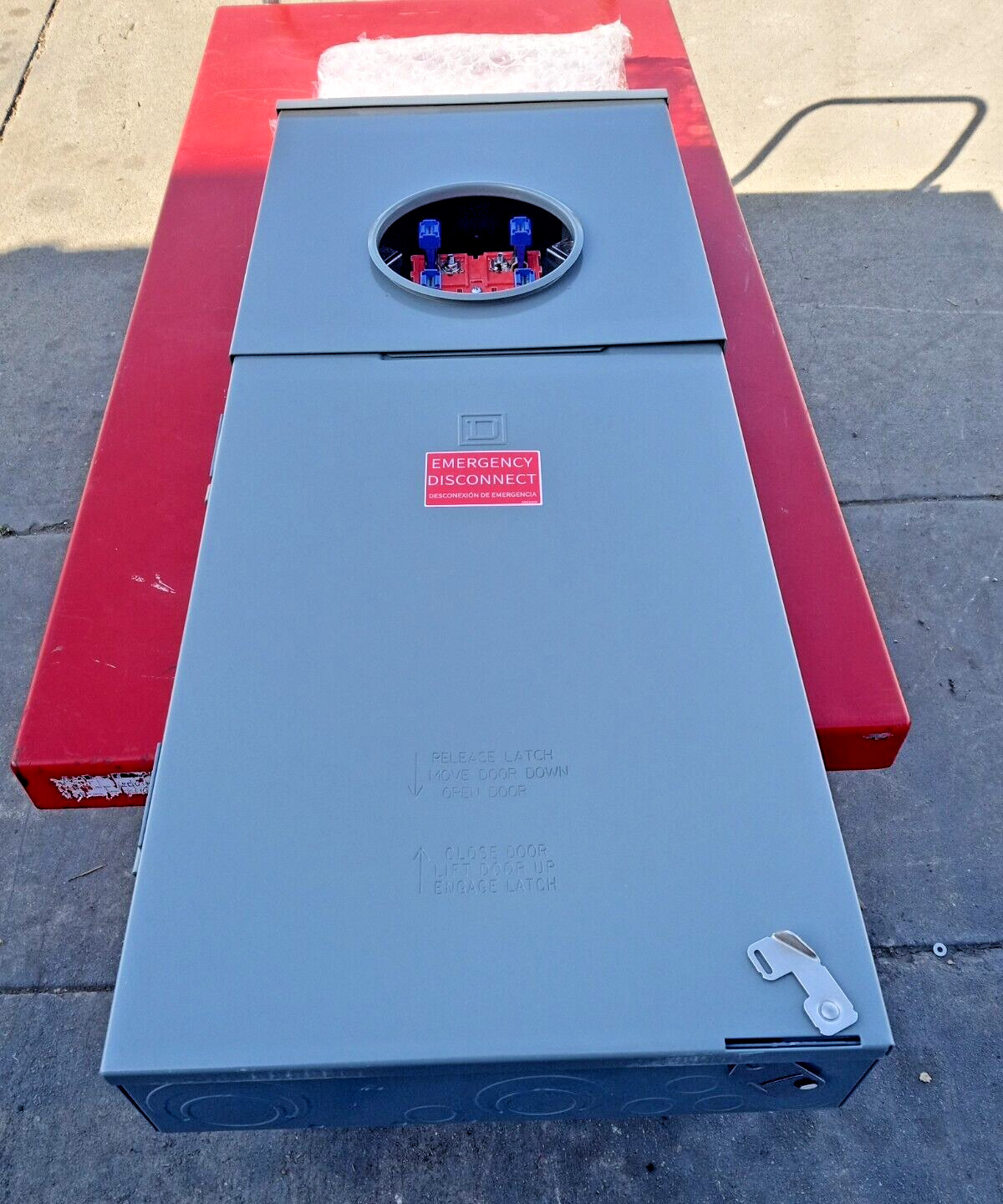 Square D Homeline 200A 20S/40C Outdoor Ring-Type Overhead Service Surface Mnt MB