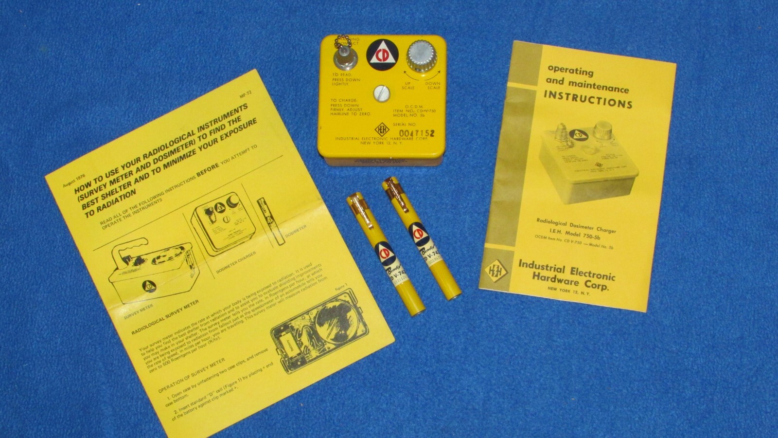 NOS! NEVER USED! CD V-750 Radiological Charger w Personal Dosimeters 742 Manuals