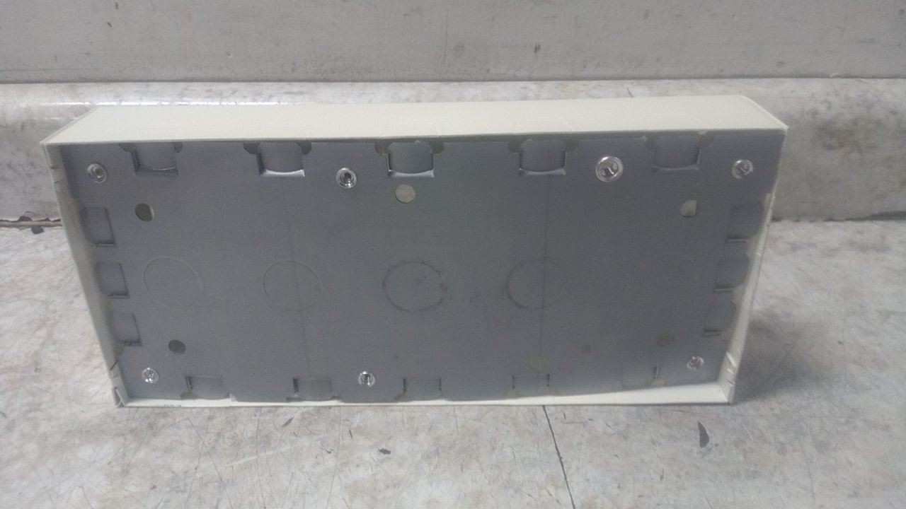 Wiremold V5748-5 5 Pk 10-1/8 In Width Steel Five Gang Box Fitting
