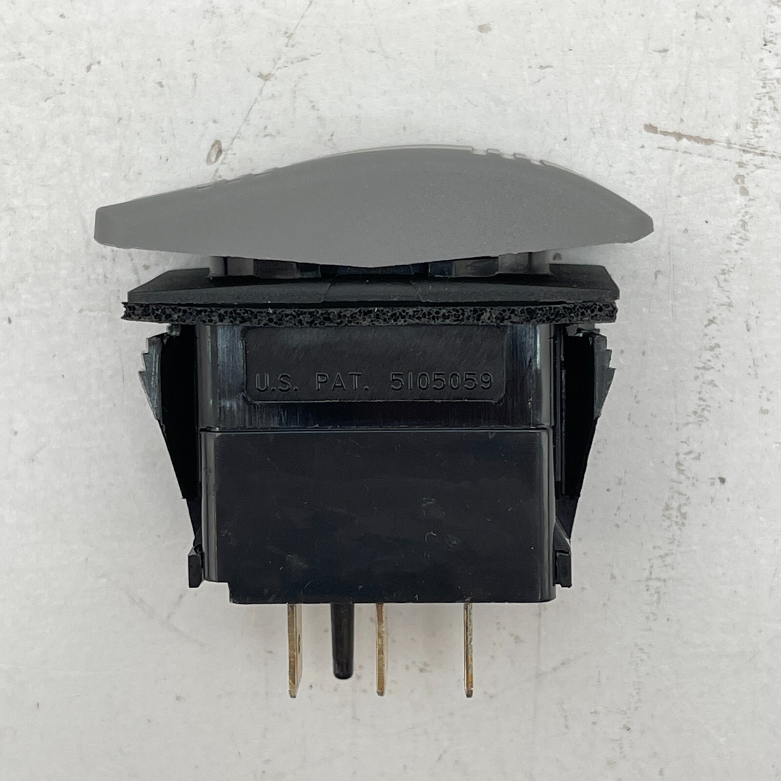 Carling Technologies V8B1 15A Bright/Dim Rocker Switch 24V Gray