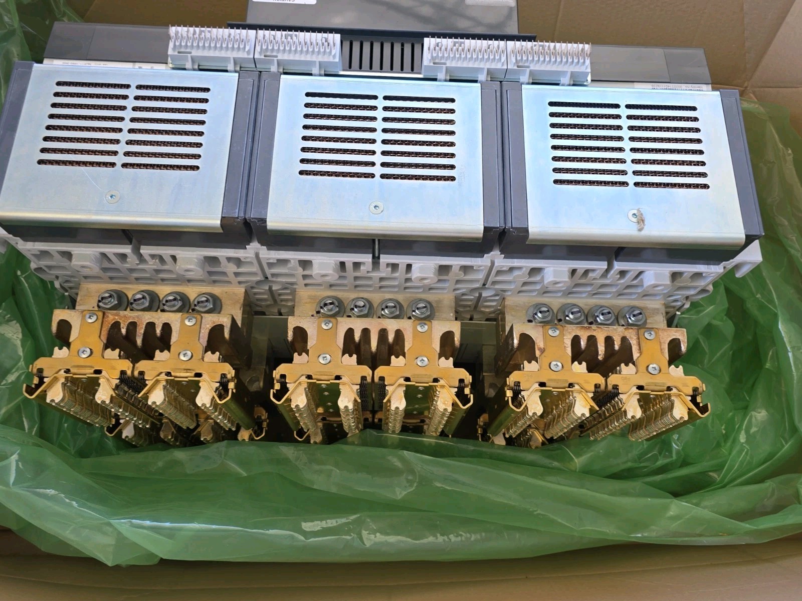 WLH3A340 Siemens 4000 Amp LSIG IN NEW SURPLUS 4000 Amp Plug