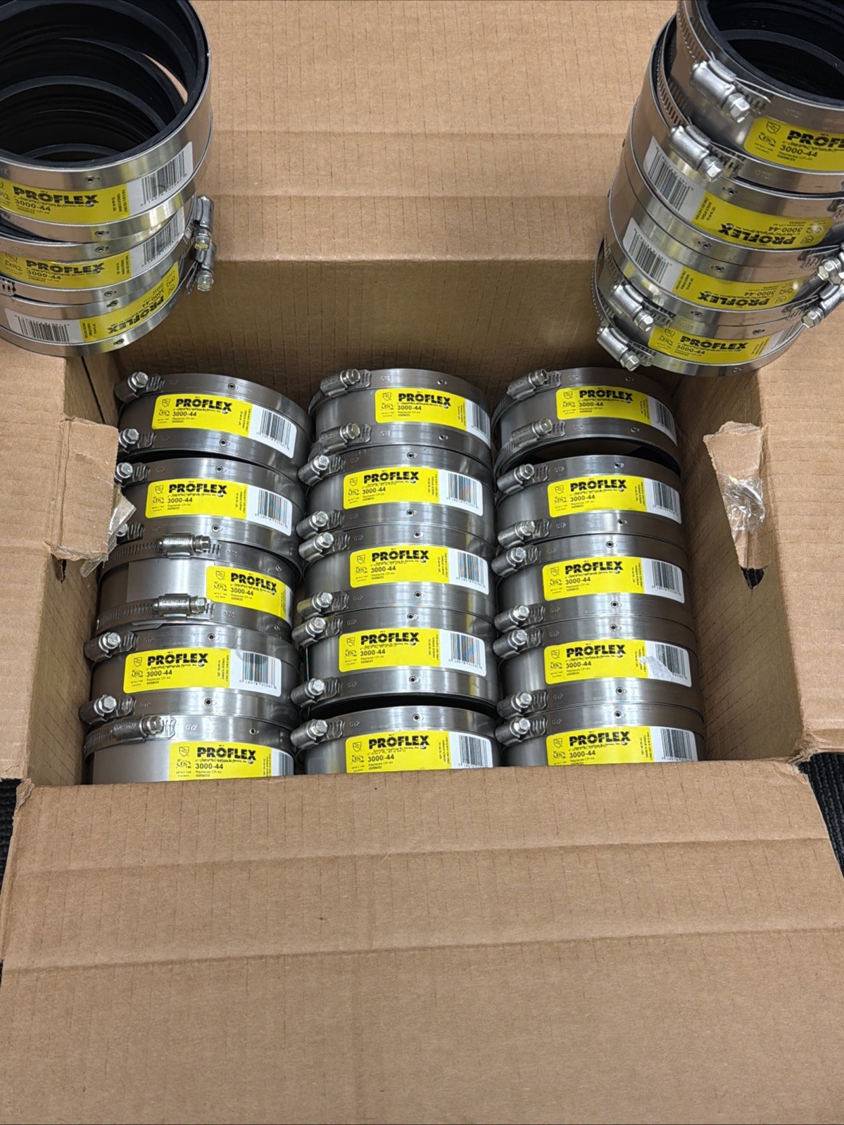 22each-Fernco Proflex 3000-44 4″ Cast Iron x 4″ Plastic Steel Shielded Coupling