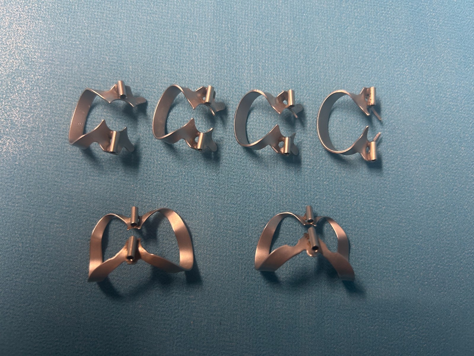FO light source, 8 endo clamps, 2 FO bundles, 18 FO attachments, 14 instruments