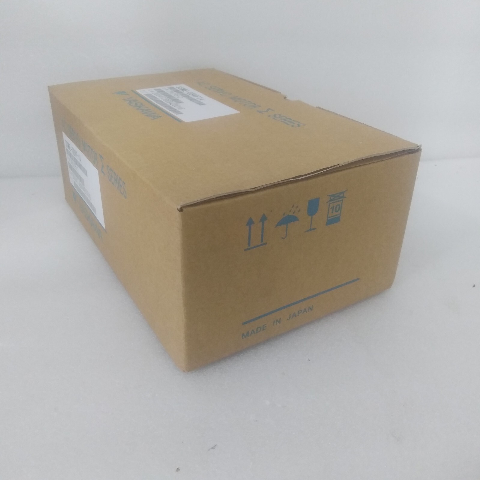 Ship within 24 hours Yaskawa SERVO MOTOR SGME-08VF14 NEW