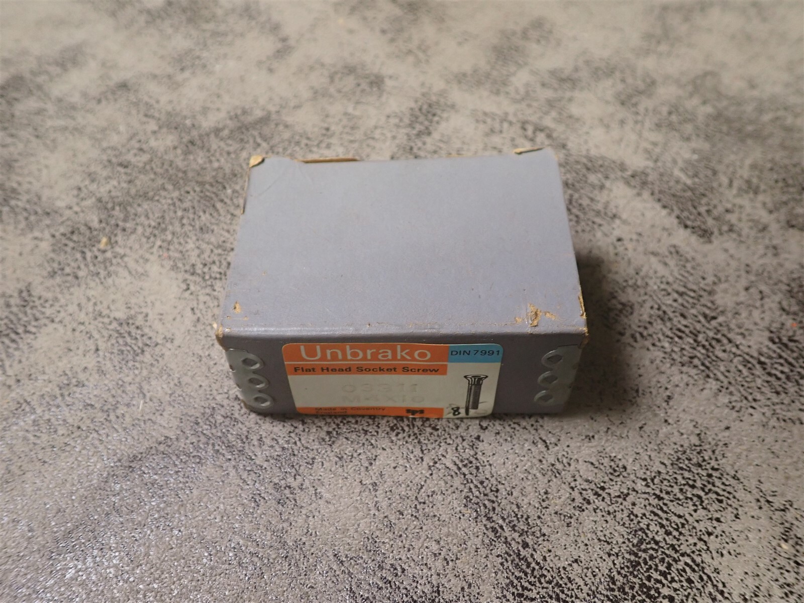 NEW Unbrako 03311 M4 X 10 DIN 7991 Flat Head Socket Screws Lot of 81 (BN418)