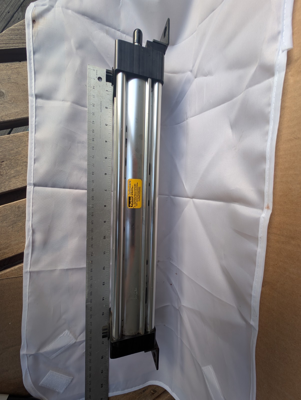 PARKER 4MA SERIES 02.00 CCB4MA3U 14C 12.000 250PSI,with MOUNTING FEET PICTURES