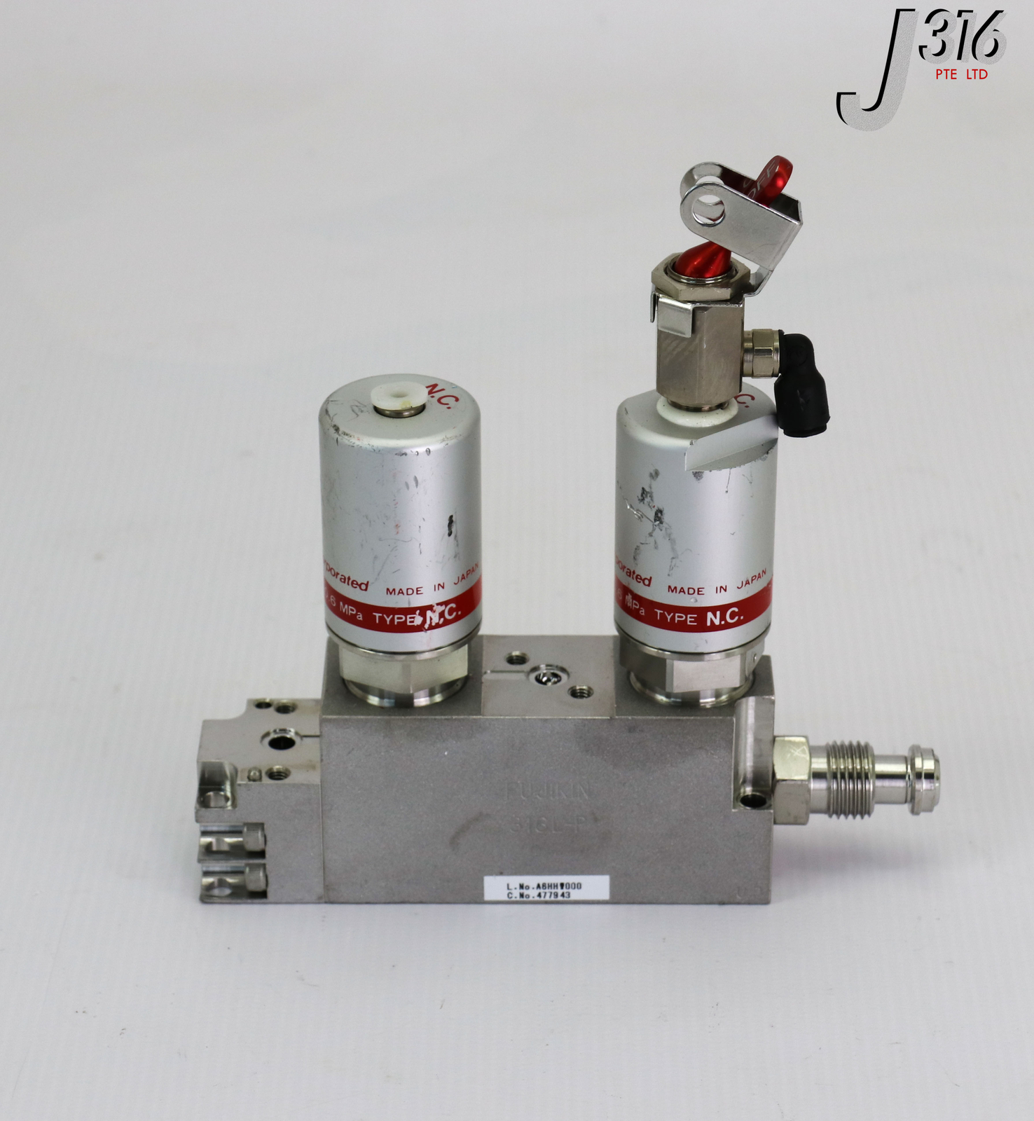 16957 FUJIKIN DIAPHRAGM BLOCK VALVES ASSY, TYPE N.C., O.P. 0.5~0.6MPA 477943