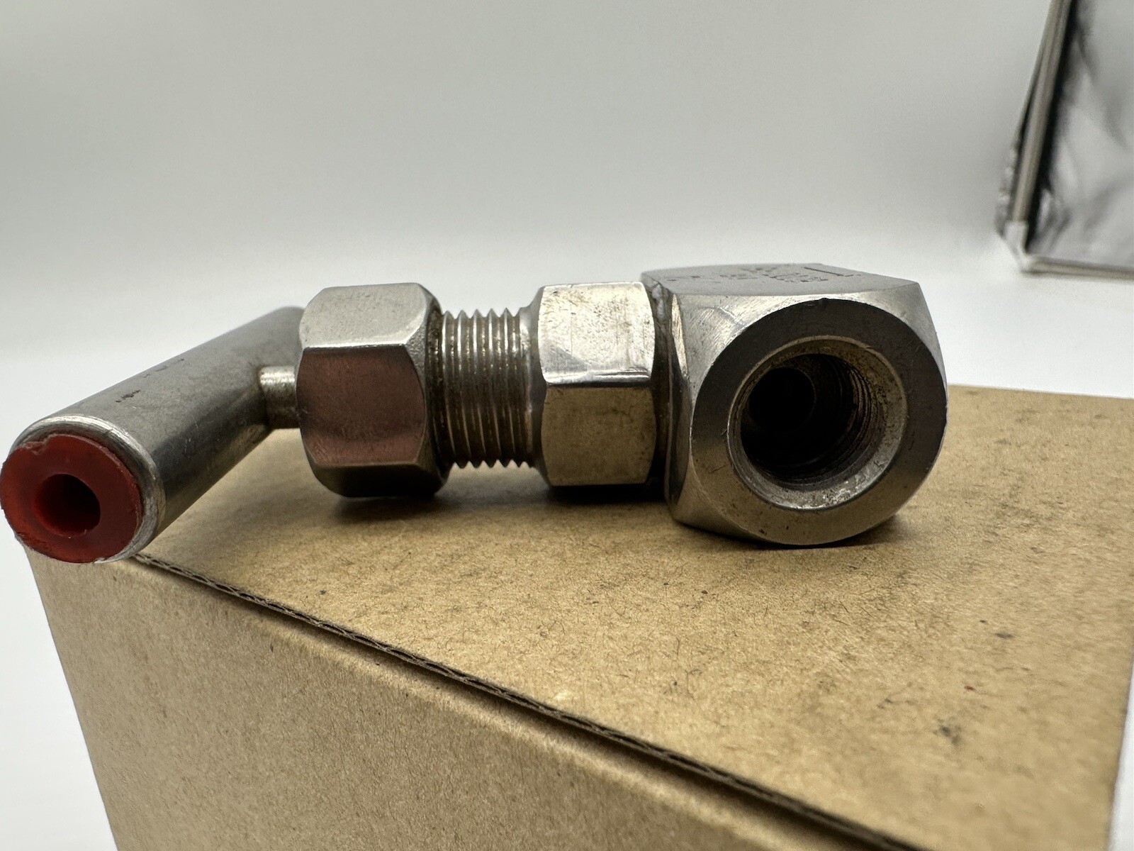1/4″ FNPT 316ss Needle Valve Unknown Brand 6000 PSI Pre Owned