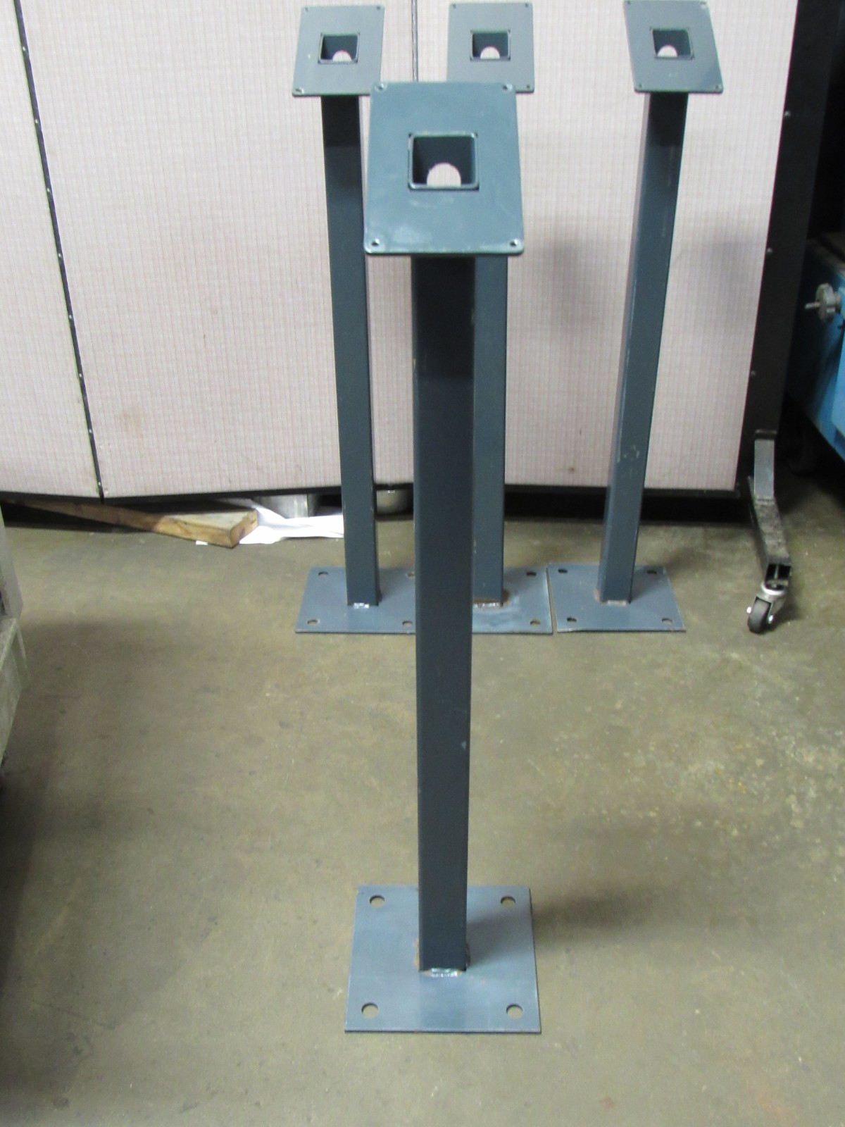 NO NAME 34-3/4″ HEIGHT FLOOR MOUNT PUSH BUTTON CONTROL PEDESTAL STAND