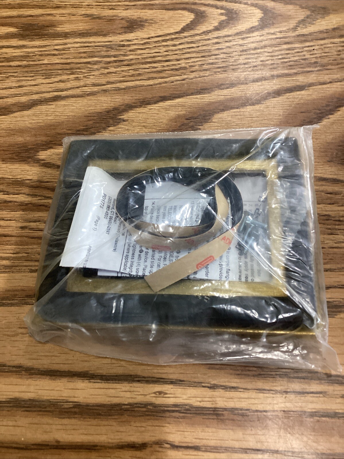 Hubbell SB3083 Carpet Flange Brass Rectangular One Gang New