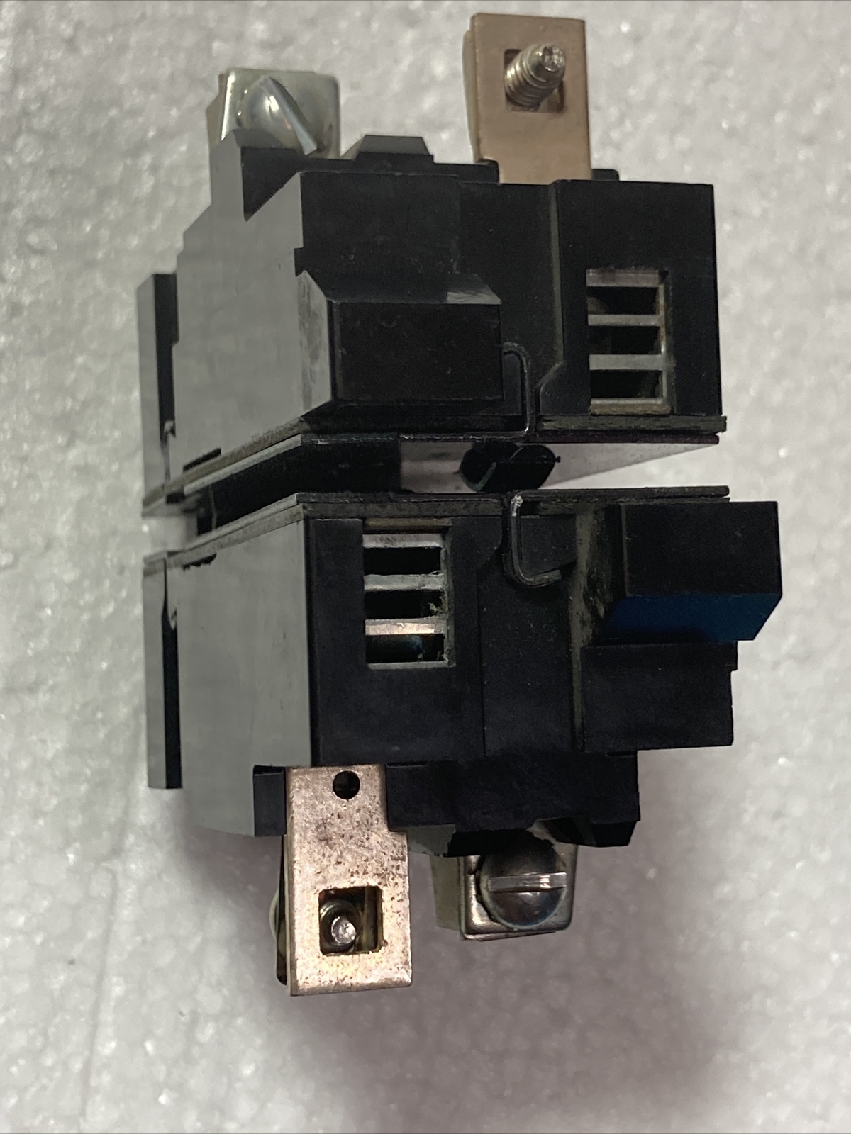 Bulldog P240, 40 Amp, 120-240 Volt, 2 Pole Pushmatic Circuit Breaker – Hump