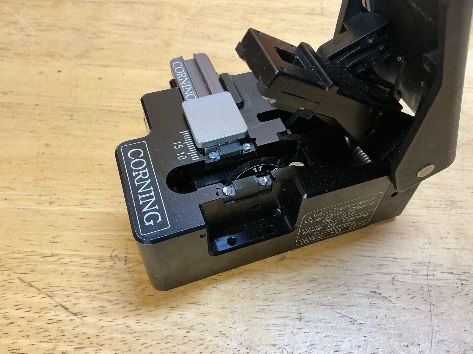 Corning FBC-012 Fiber Optic Cleaver