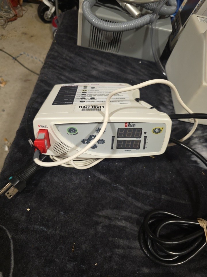 Masimo Set Rainbow RAD 87 Radical 87 Pulse Oximeter works good condition