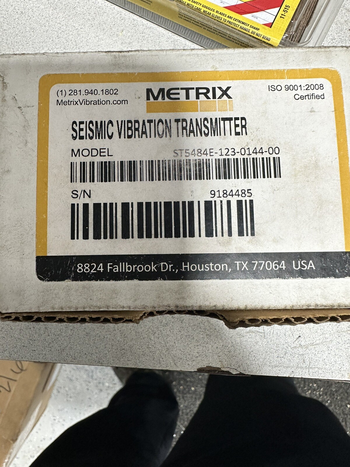 Seismic vibration transmitterST5484E-123-0144-00