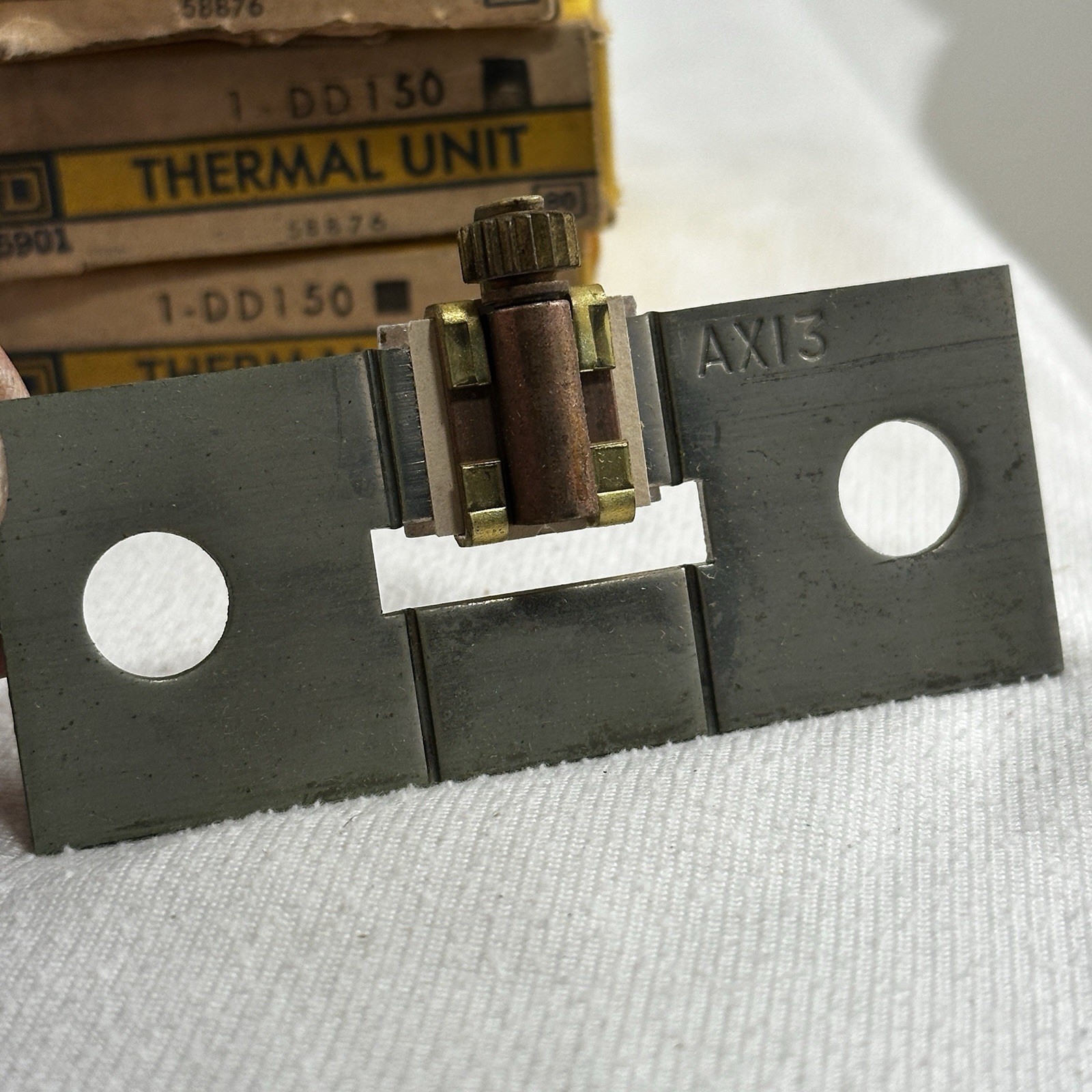LOT OF 7 NEW SQUARE D OVERLOAD RELAY THERMAL UNITS 1-DD121, 1-DD140, 1-DD150