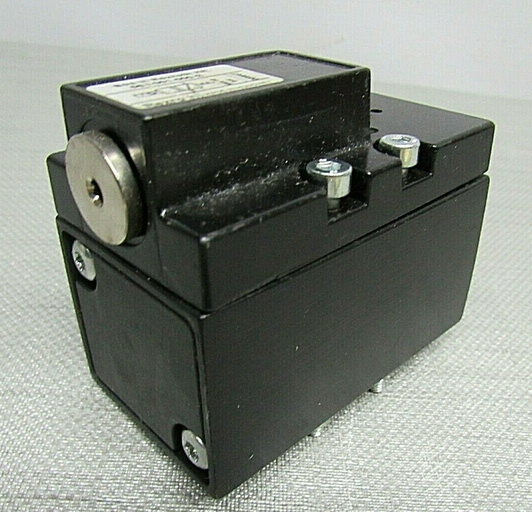 BOSCH/Rexroth 563-301-000-2 Pneumatic Valve