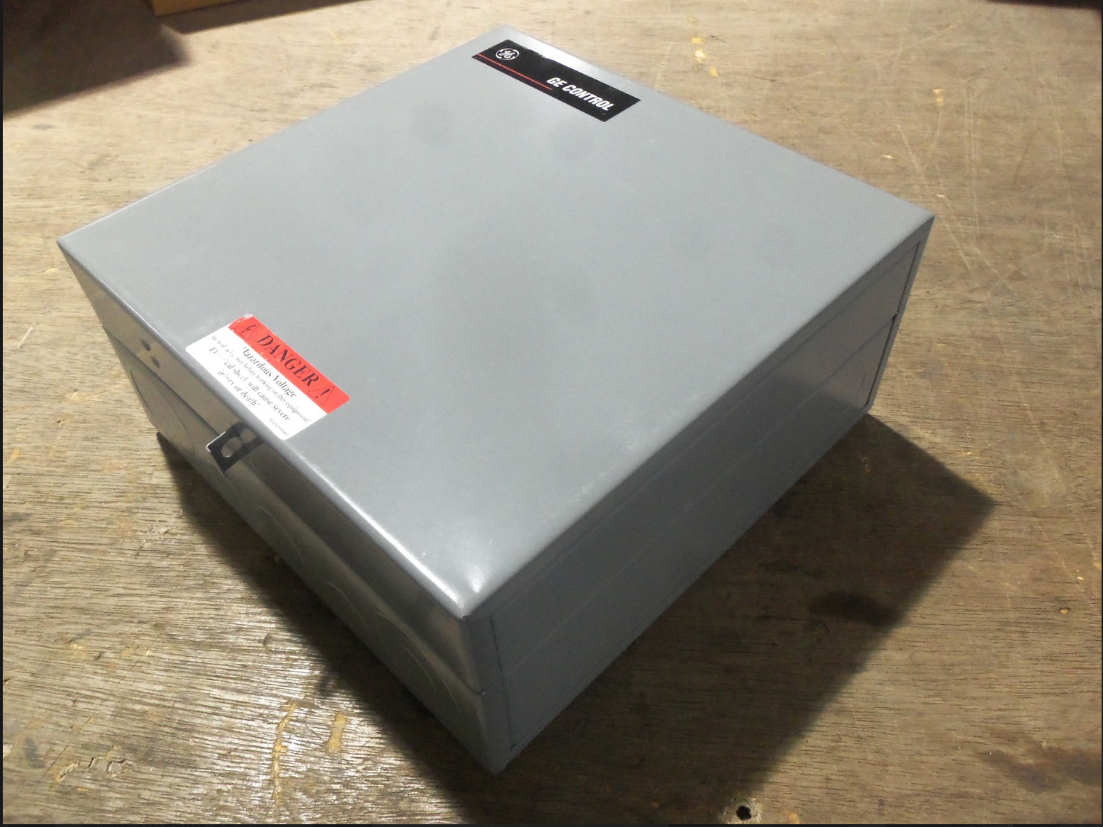 NEW GE Lighting Contactor Electrically Held 30 Amp 277v coil