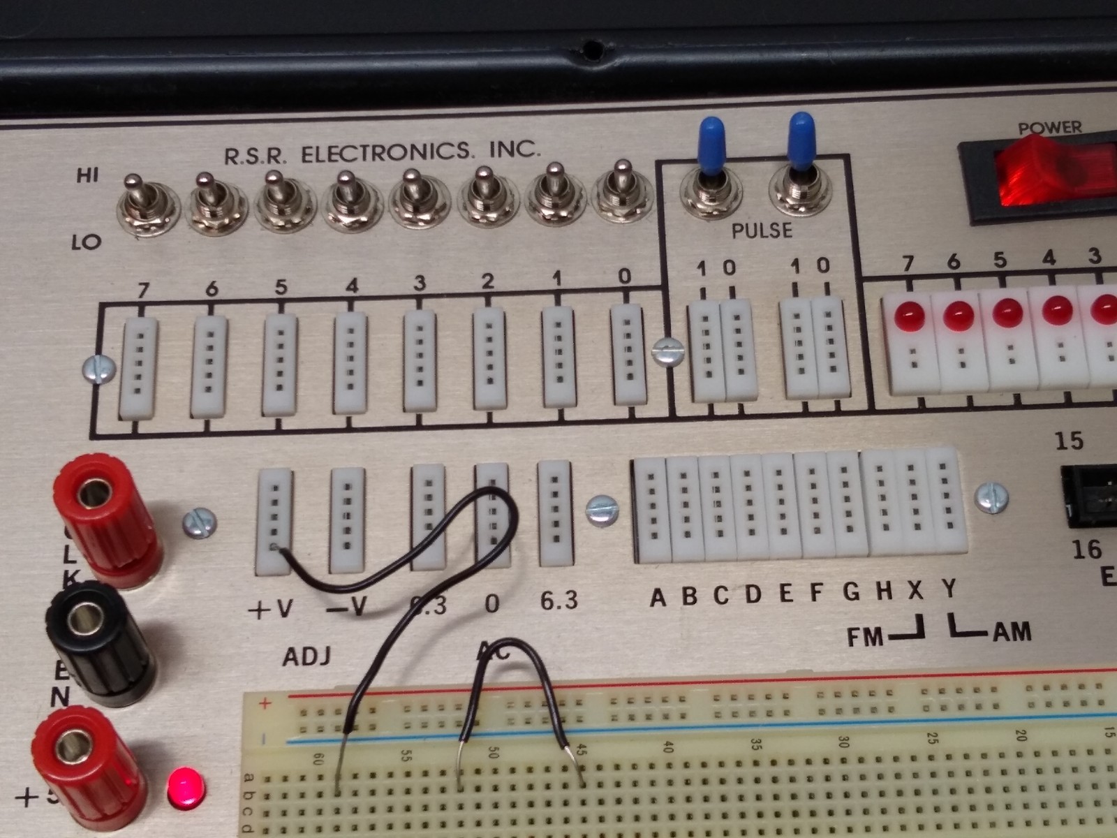 RSR Electronics PAD-234A Electronix Express Assembled Digital/Analog Trainer