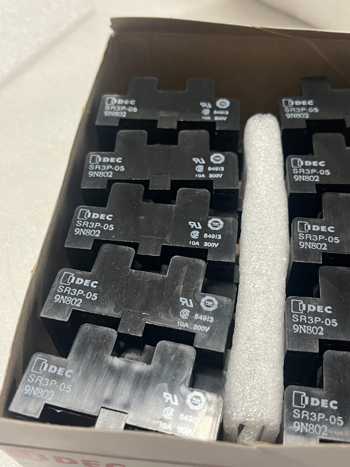 New Lot of 10 IDEC SR3P-05 Relay Socket 9N802