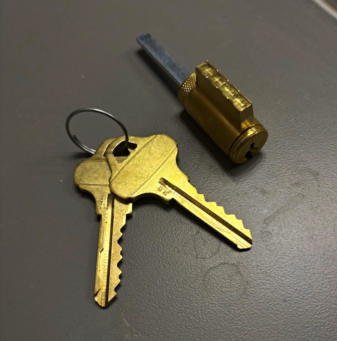 Schlage Door Lock Cylinder Core with 2 Keys Included C123 QTY: 38