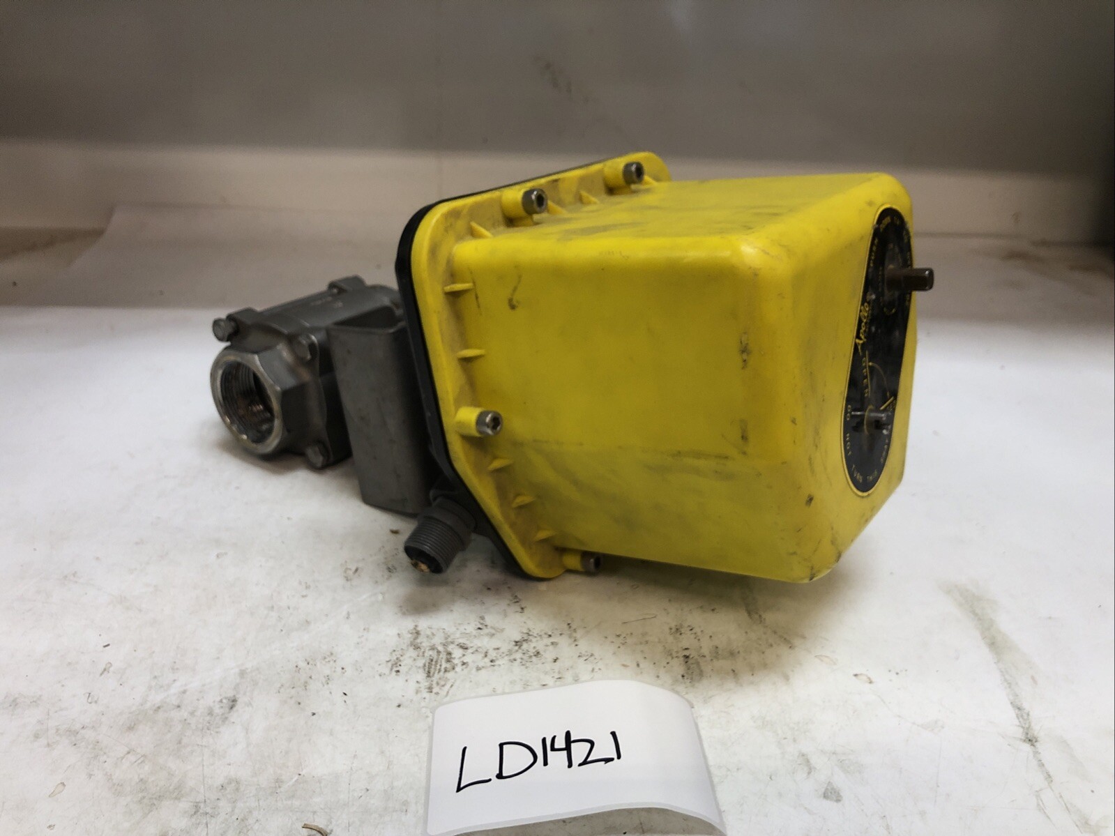 1 USED APOLLO ACTUATOR AE40010, 24VDC NEMA 4,TORQUE 400 IN-LBS, 1.38 AMPS