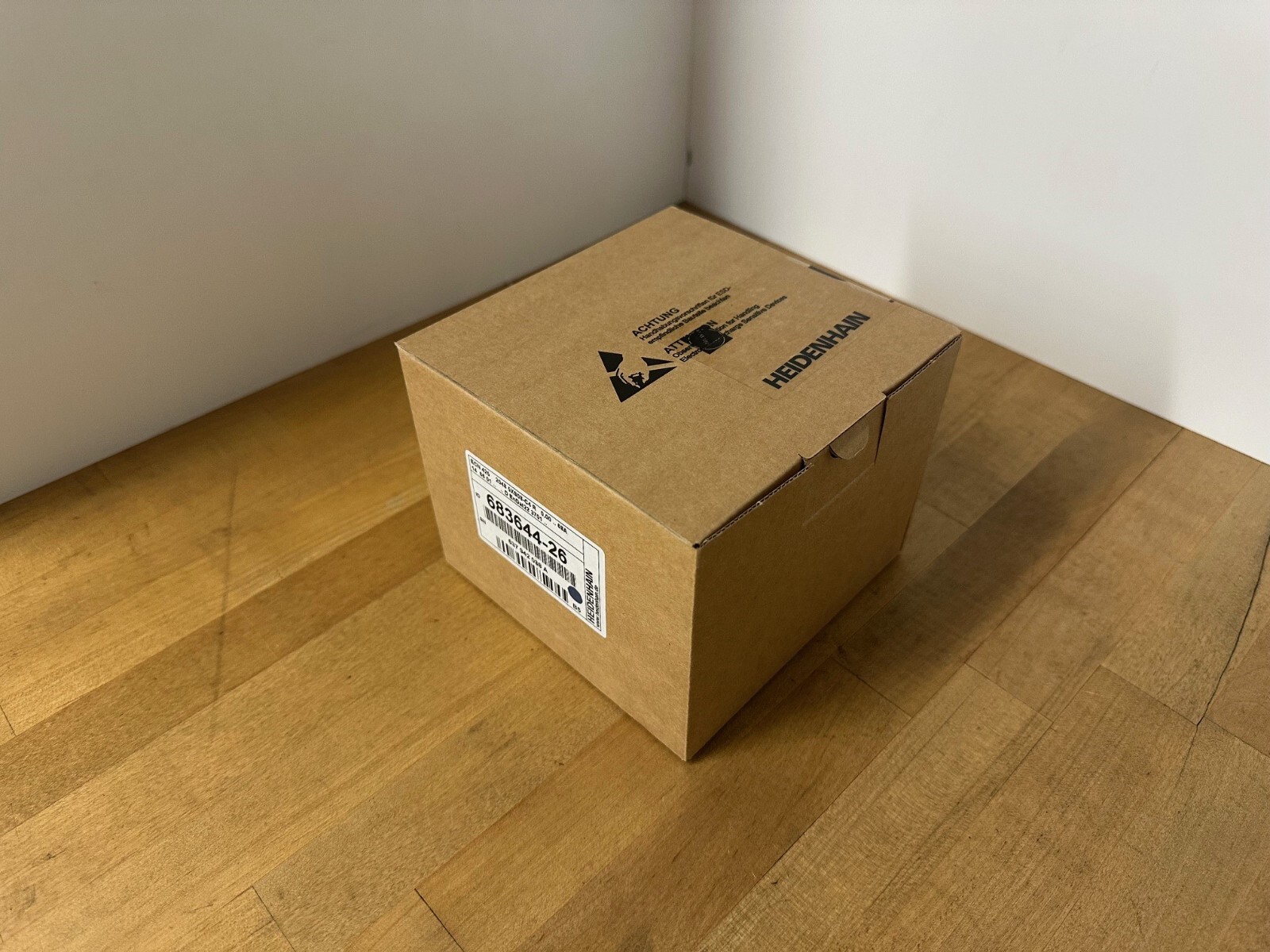 HEIDENHAIN ECN 425 2048 line rotary encoder 683644-26 ID 1178024-26 new in box