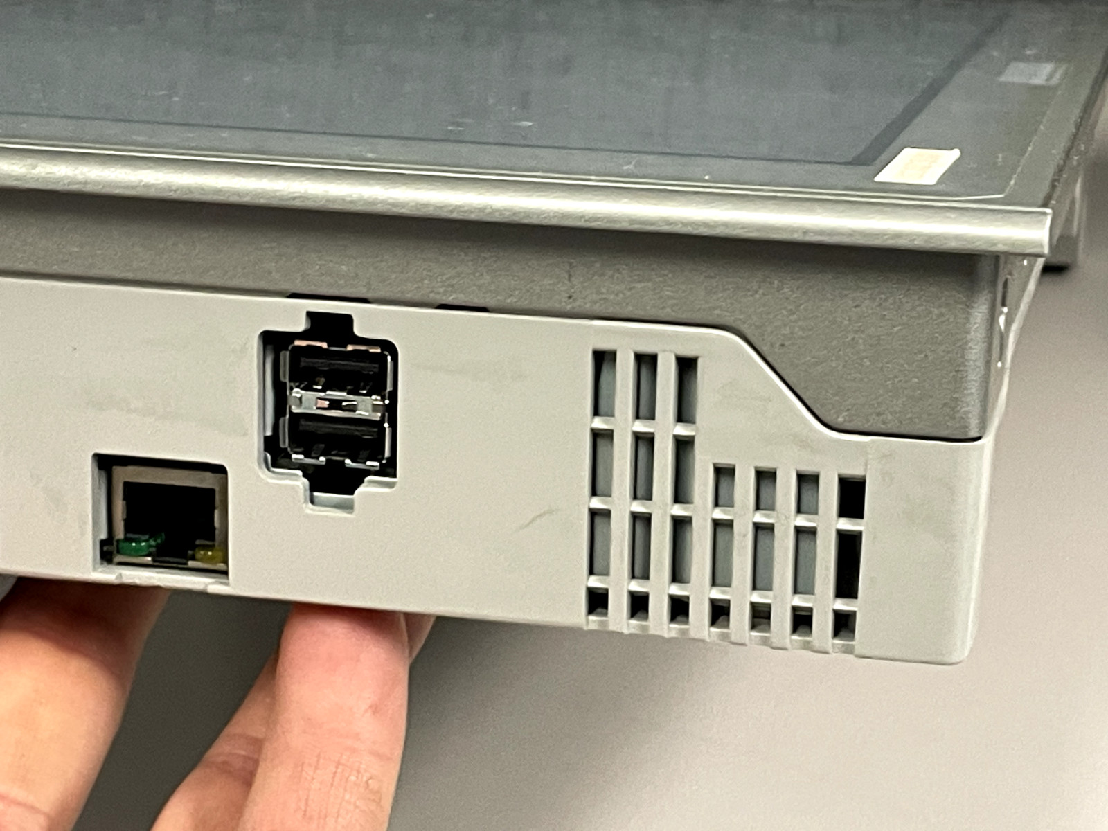 Pro-Face 3280024-13 Touchscreen Operator Interface – Working Used
