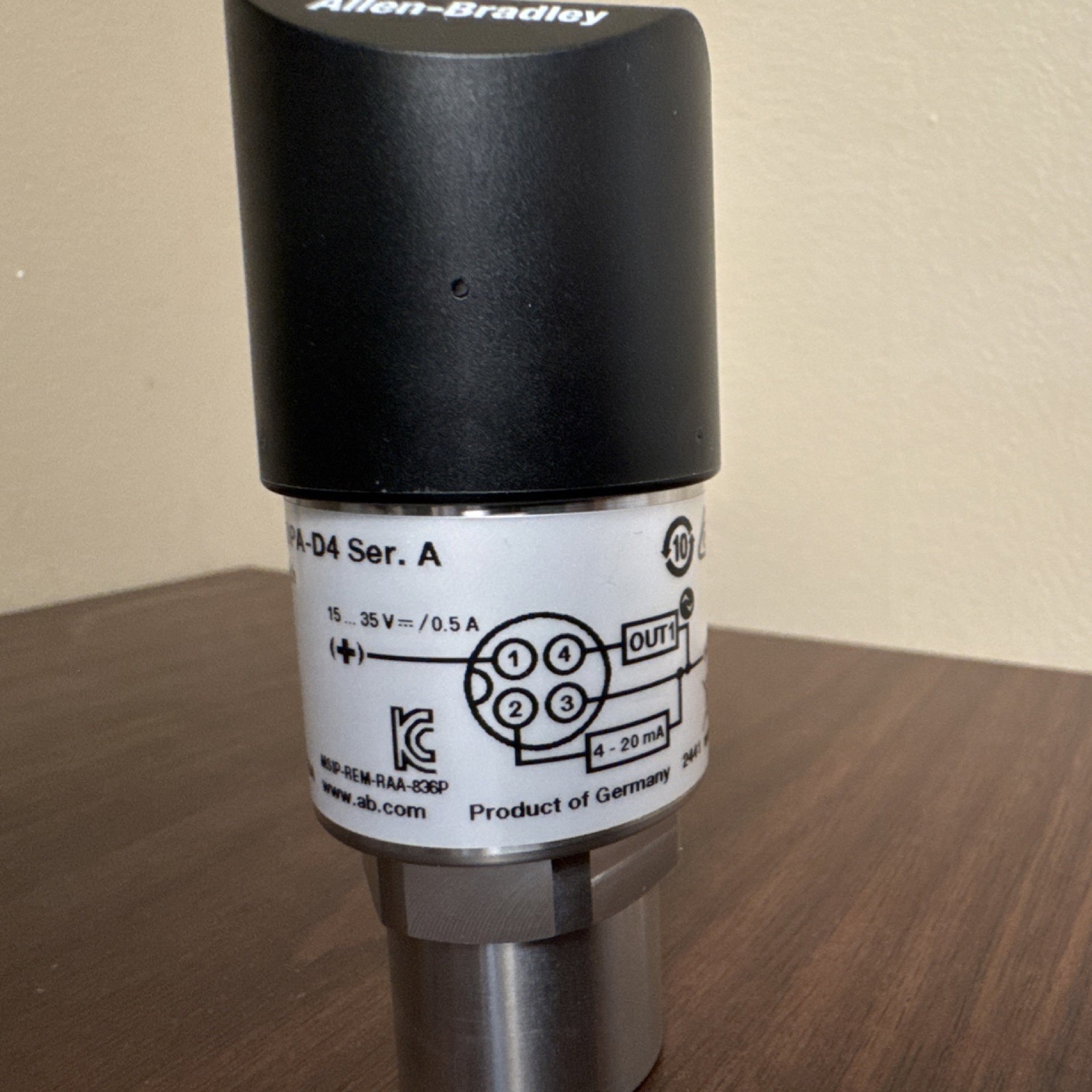 Allen-Bradley 836P Electronic Pressure Switch 15-35V MPN 836P-D2NFG50A-D4