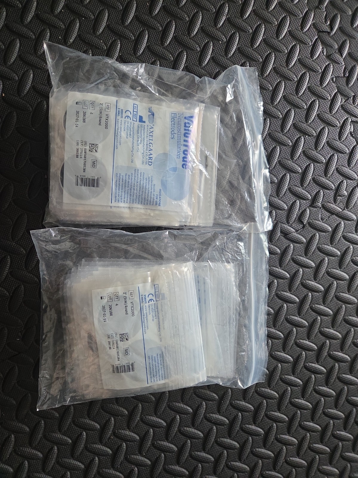Axelgaard ValuTrode Foam Electrodes 2″ Round 10 X 4pks. 40 Total Electrodes