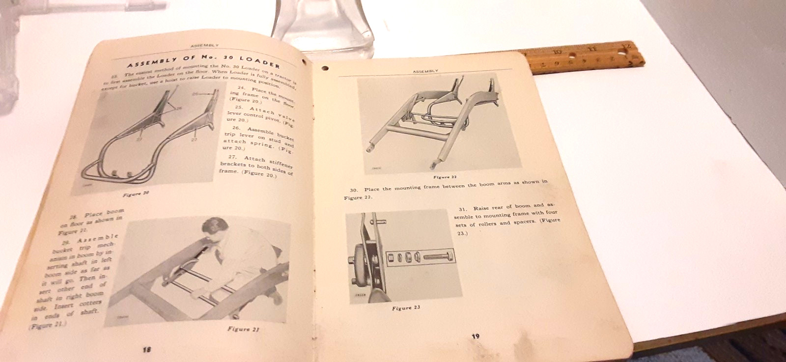 John Deere Operator’s Manual OM-C24-451 – HYDRAULIC LOADER No. 30 For M JD.