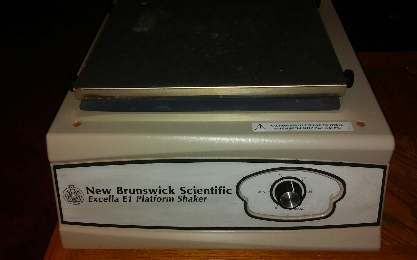 New Brunswick Excella E1 Orbital Lab Shaker Tested .. HEAVY DUTY