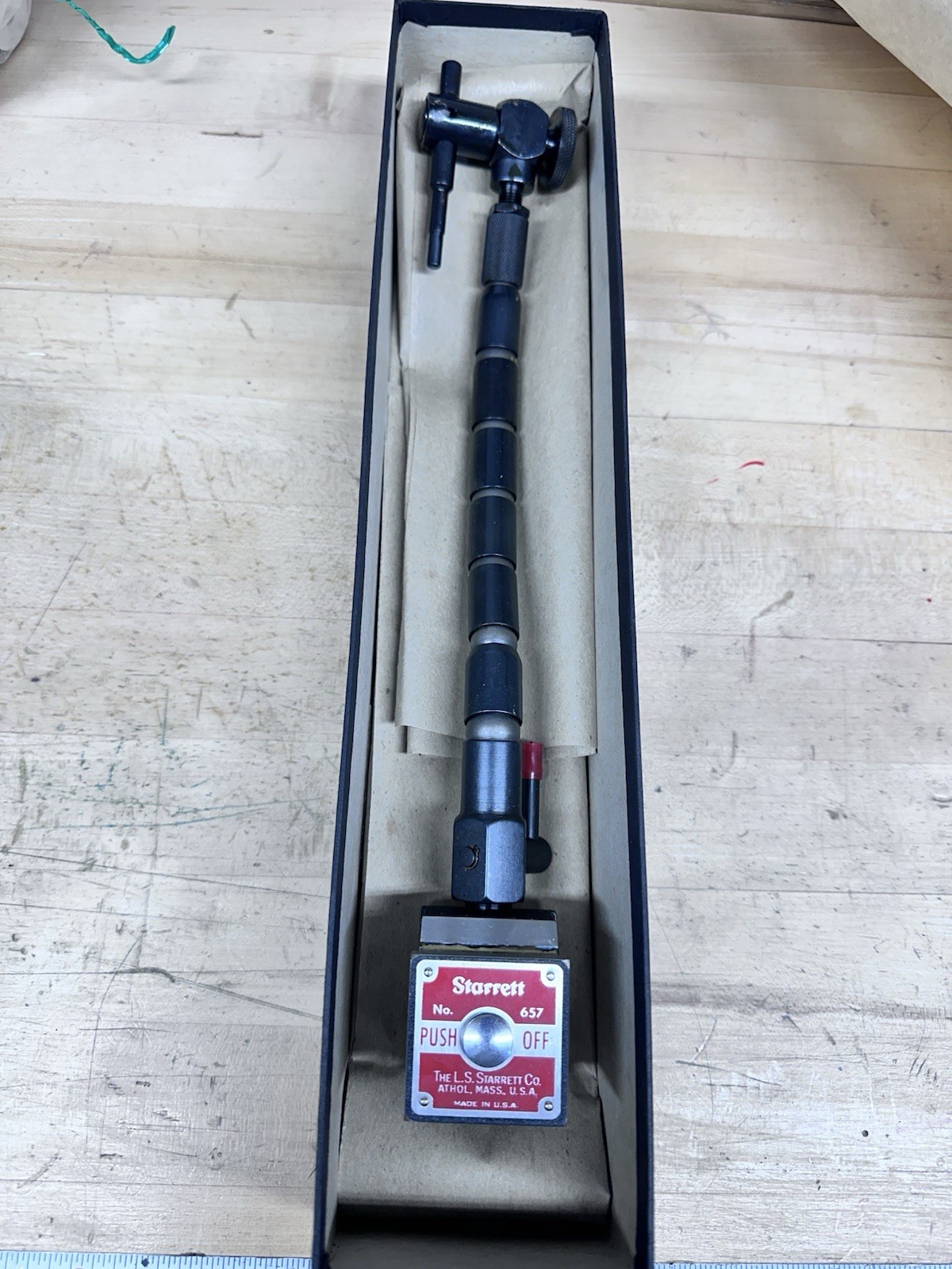 657T FLEX-O-POST INDICATOR HOLDER – MAGNETIC BASE WITH FLEX-O-POST ASSEMBLY