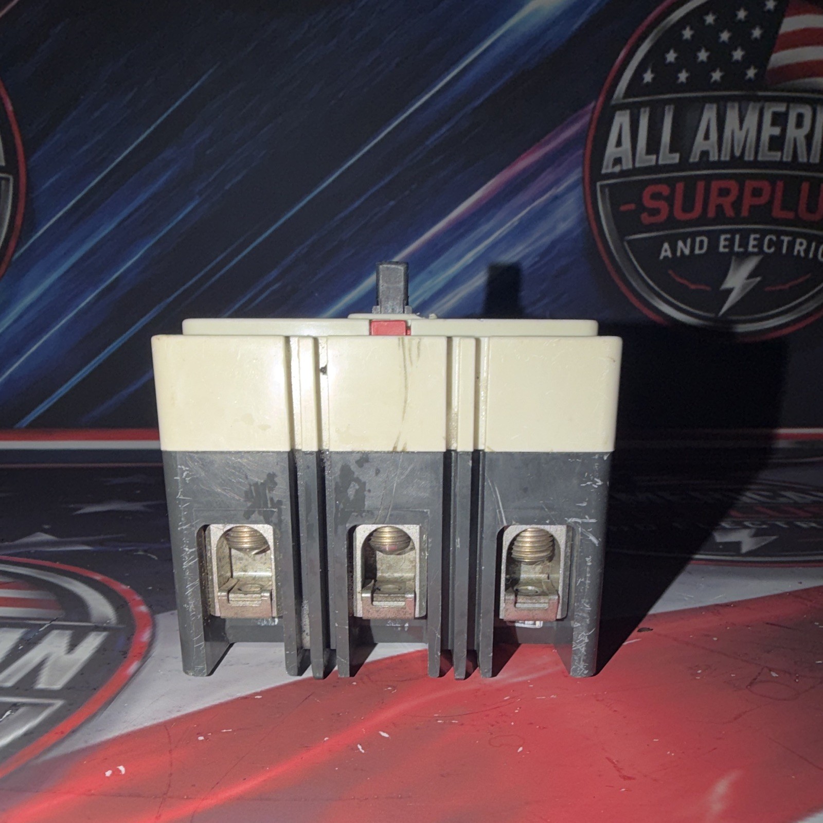 Cutler-Hammer ED 65K ED3225 Circuit Breaker 3P 225A 240V AC Trip Indicator