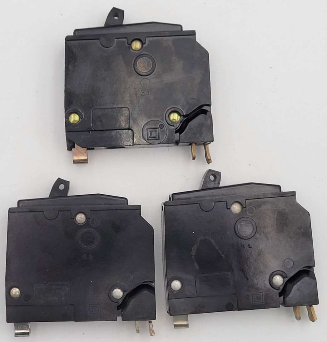 Square D QO130 30 A 1-Pole Long Foot (**CUT**) Plug On 120V Circuit Breaker USED