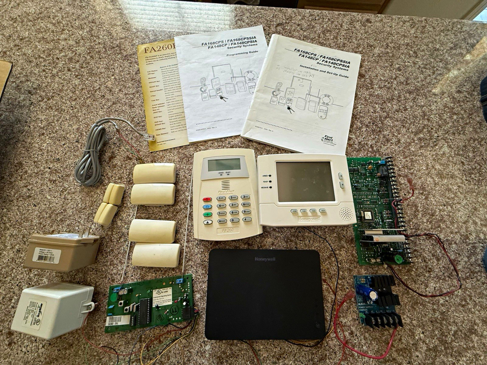 First Alert FA168CPS Alarm Kit (Honeywell Vista-20P) VAM Touchscreen FA260