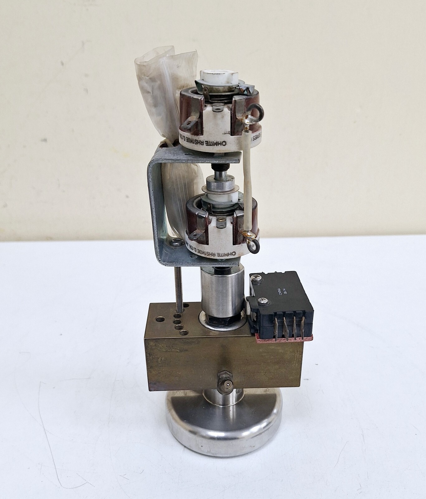 Ohmite RHS1K0E / Series RES / 1000Ω Hand Throttle for Draw Works & Mud Pump