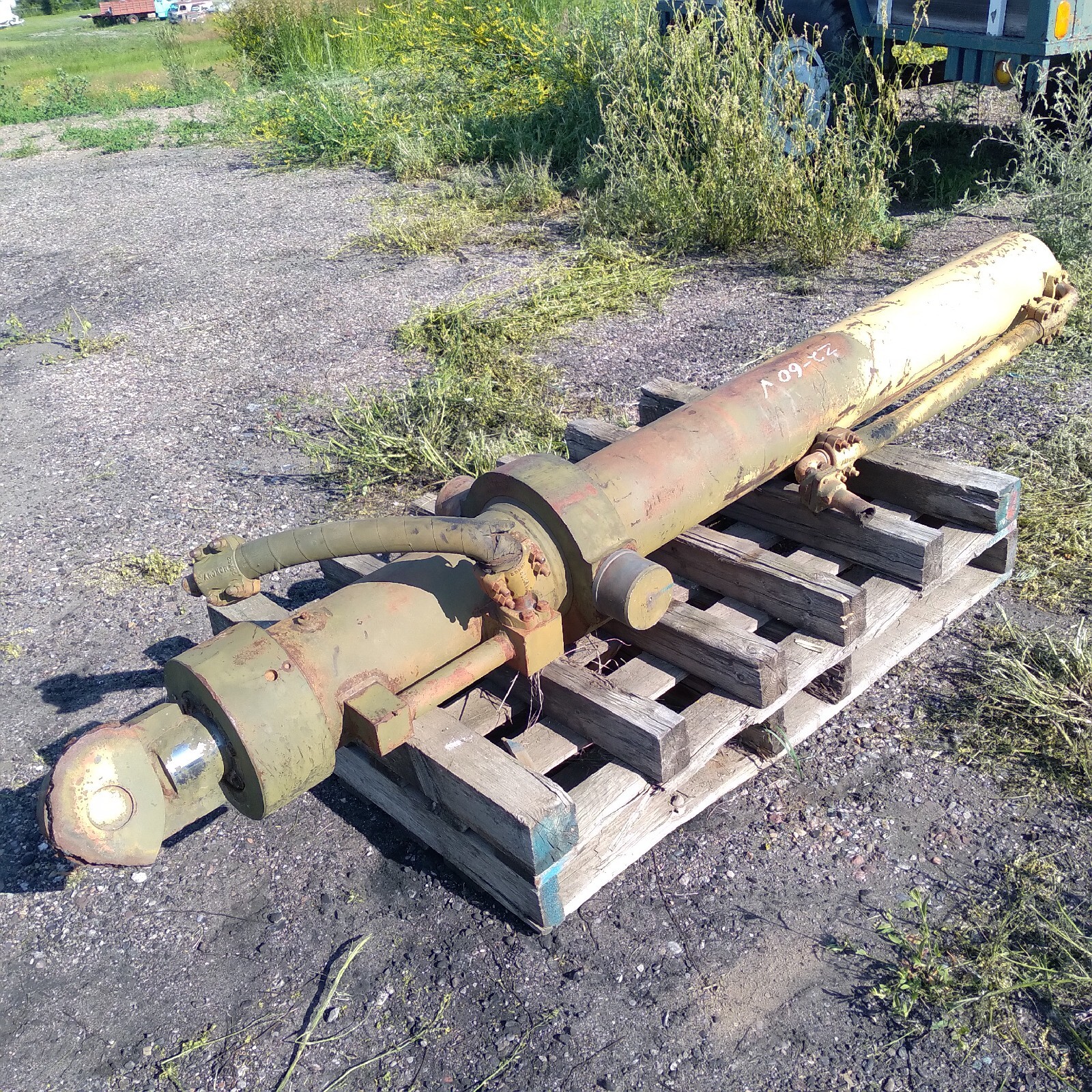 Ejection Cylinder for Wabco CT4 Scraper Bowl Clark 290M Cat 830MB Tractor