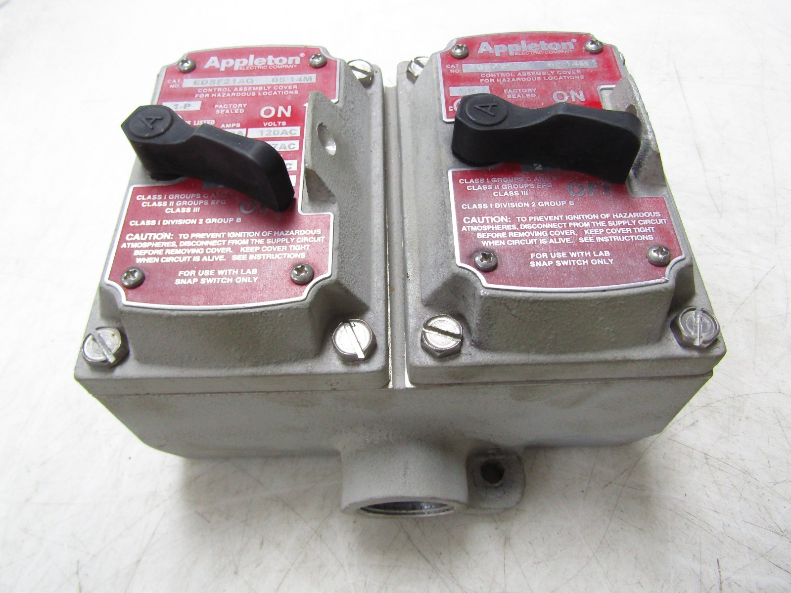 🙌APPLETON 20 AMP DUO EXPLOSION PROOF SNAP SWITCH 120/277 VAC EDSF21AQ EDSC372SA