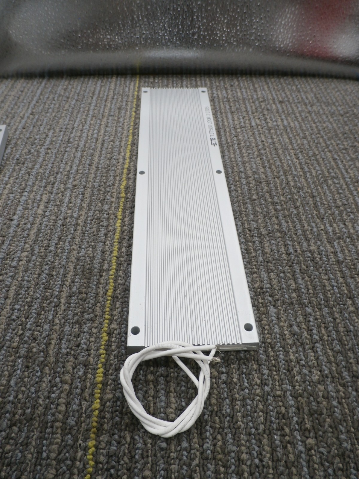 1 x TE TJT500 Series Aluminium Housed Wire Lead Panel Mount Resistor 1kΩ 500W