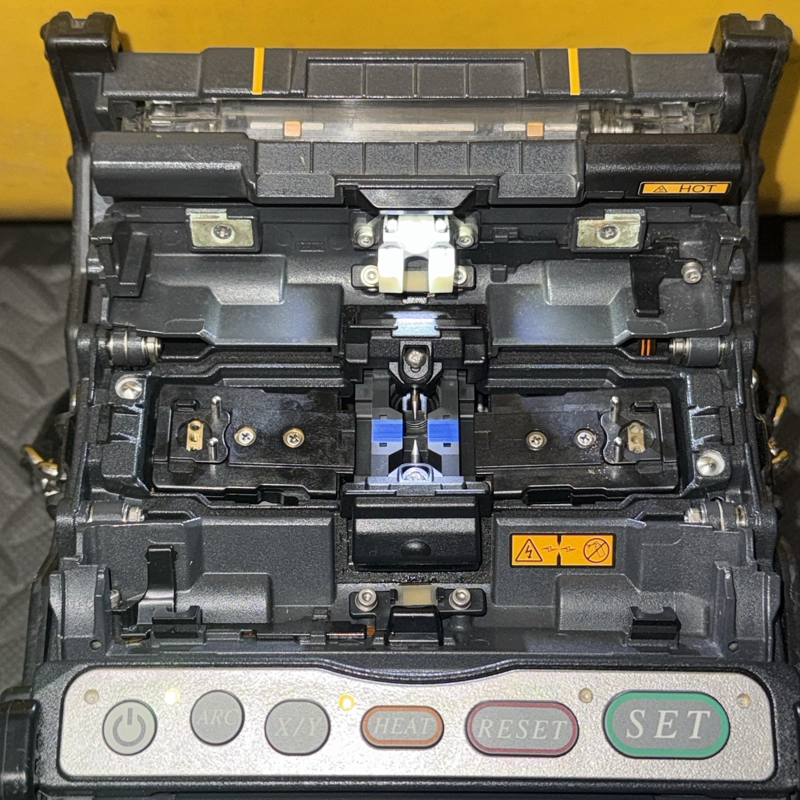 AFL Fujikura 70R Ribbon Fusion Splicer – 7.25k Arc N.A.