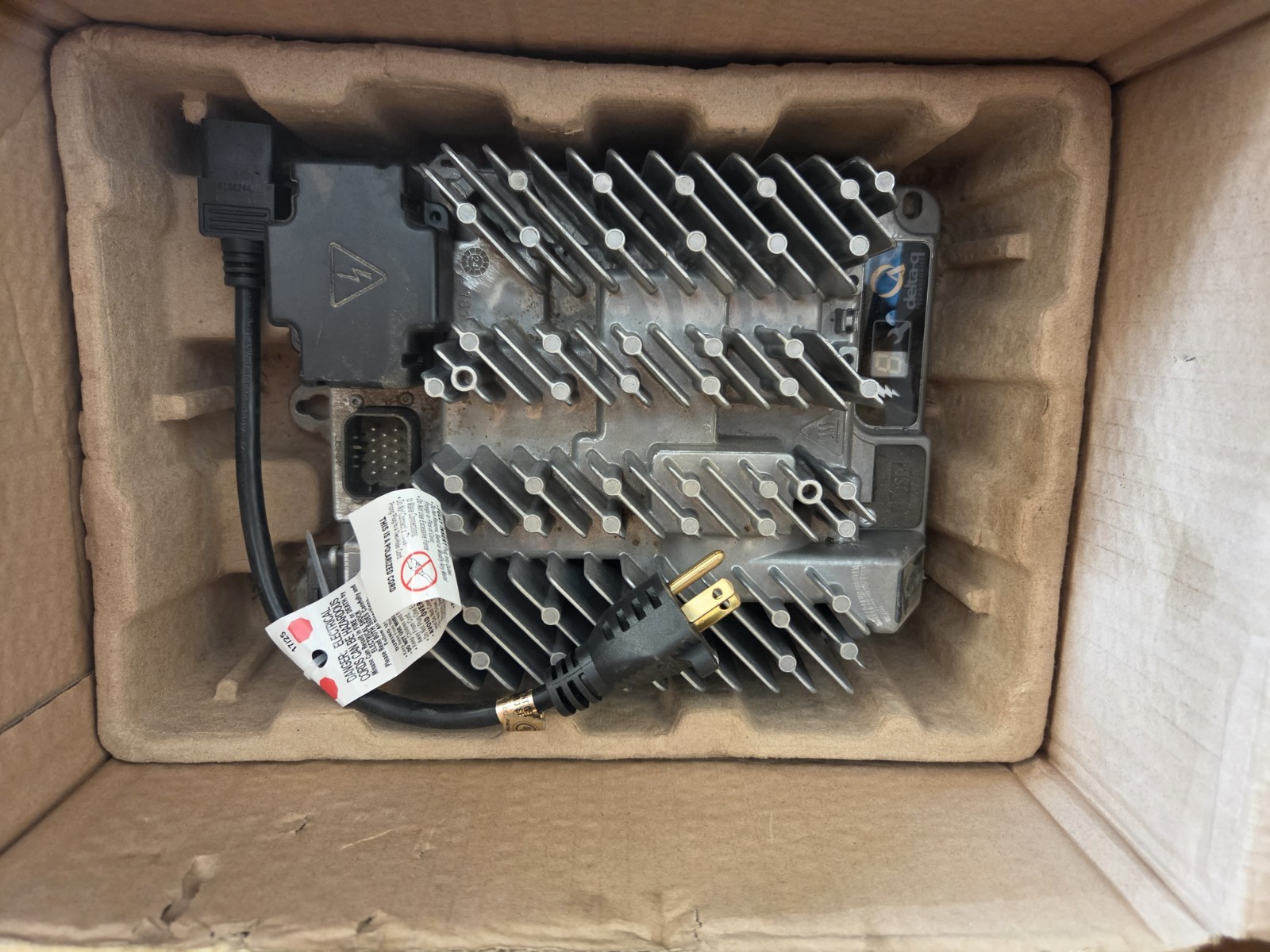 JLG Battery Charger 1001253952 24V