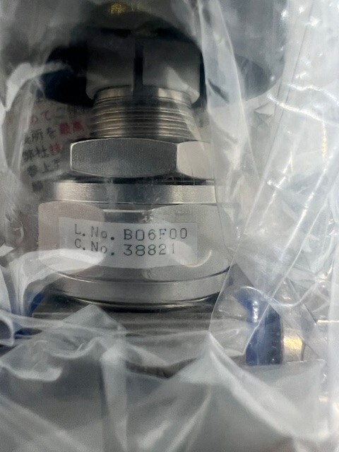 FUJIKIN FUDDF-71G-6.35-2 Diaphragm Valve FUDDF-71G-6.35-2-316LP, SUS316L-P