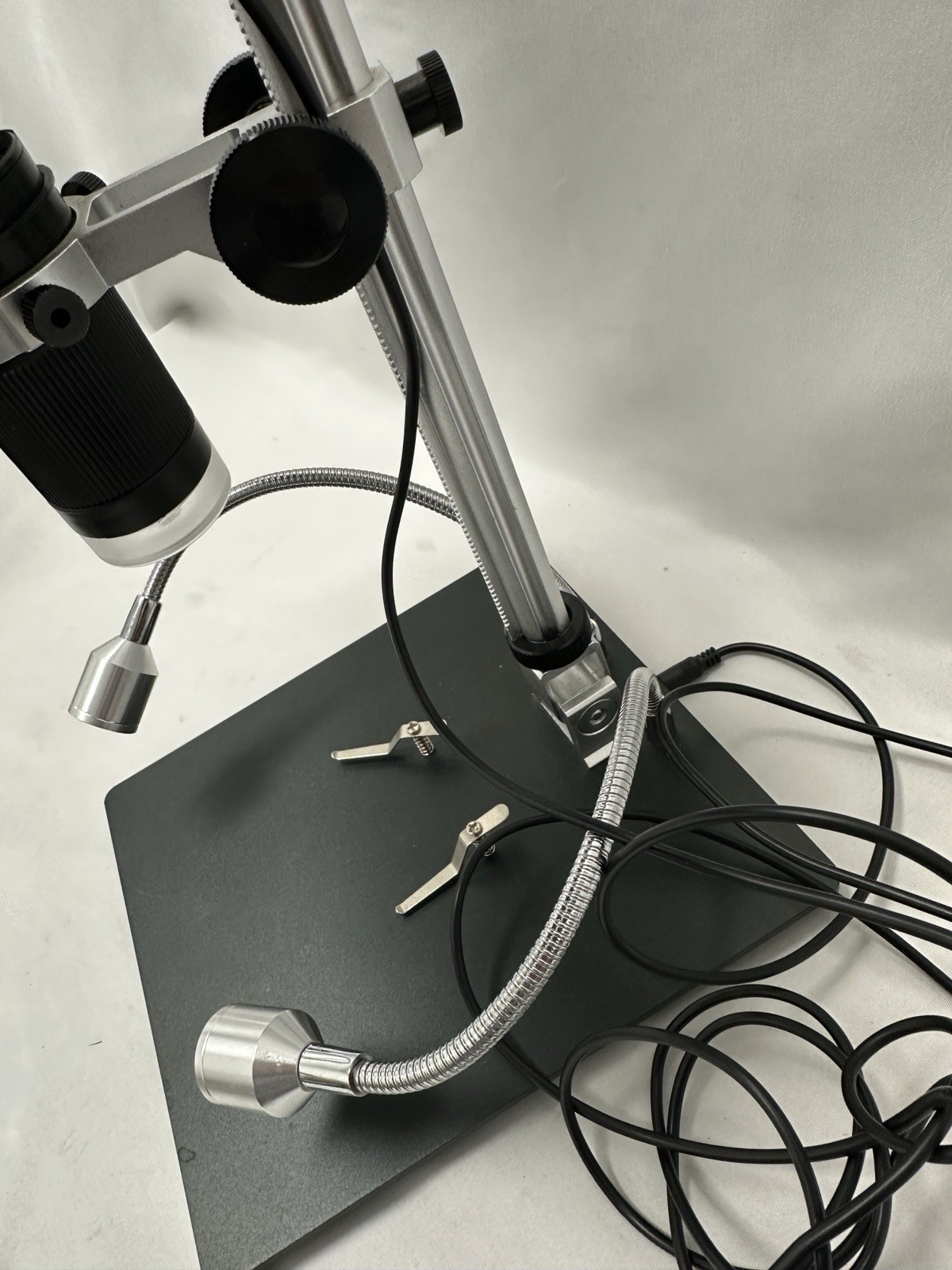 Andonstar 10.1 Inch LCD Digital Microscope – New No Box