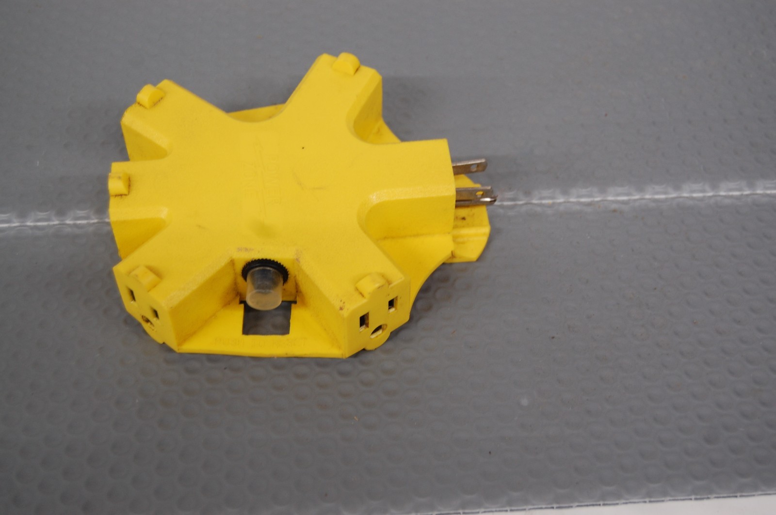 D5 Yellow Block Style Electrical Outlet Adapter Plug Type 5 Outlets Power Zon