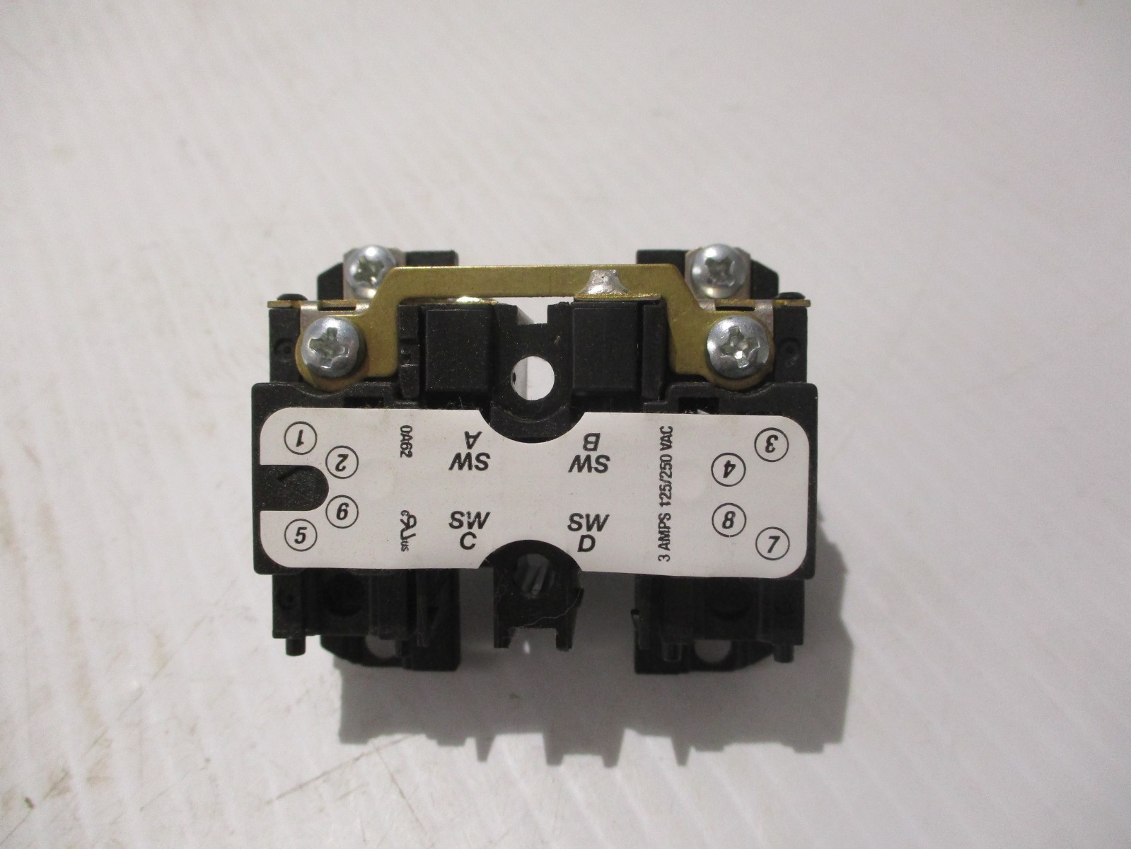 NEW MAGNETEK SBP2-B HOIST PENDANT PUSH BUTTON 127-10133 NO EXTRA PARTS