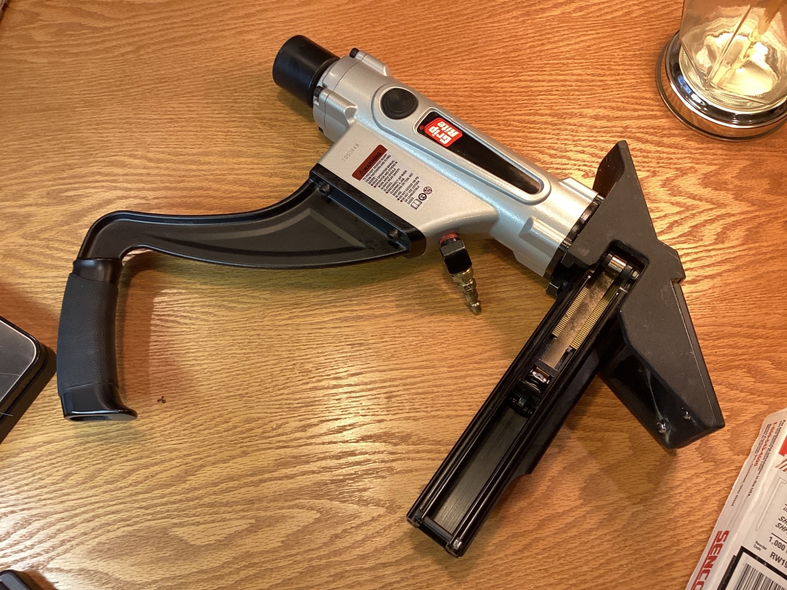 Grip Rite GR200LCN Hardwood Flooring Cleat Nailer ( Lite Useage) & 900 nails