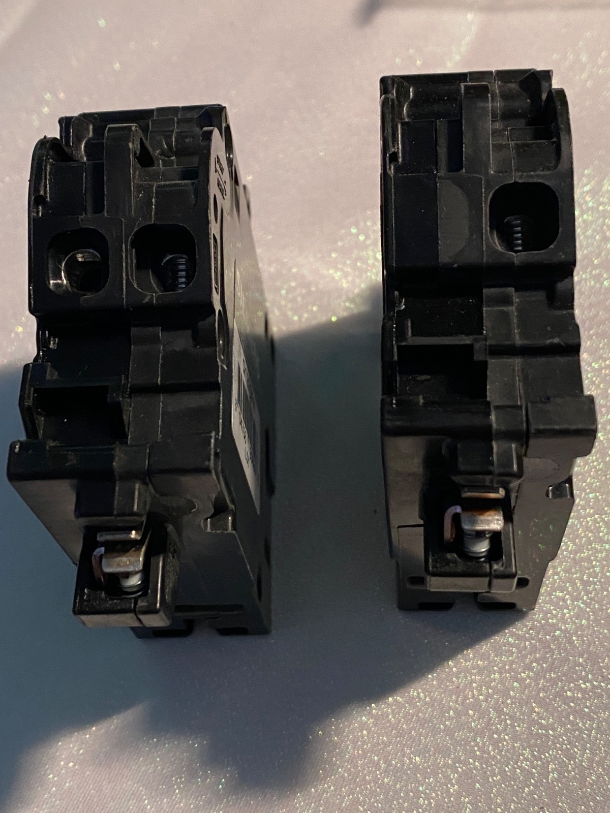 ( lot of 2 ) SIEMENS QA115AFCN 15A 15A AFCI PLUG ON NEUTRAL NO PIGTAIL WIRE NEW